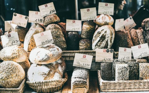 Évaluer le prix d'un site web sur le marché - illustration boulangerie